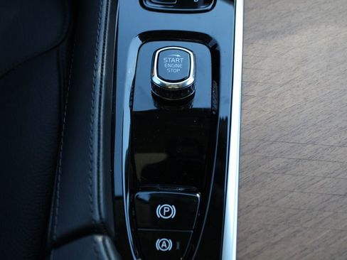 Used 2025 Volvo XC90 B6 Plus AWD/4WD image 22