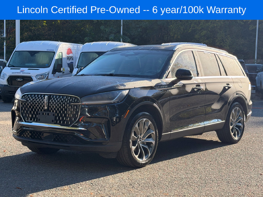Used 2025 Lincoln Aviator Reserve AWD/4WD image 2