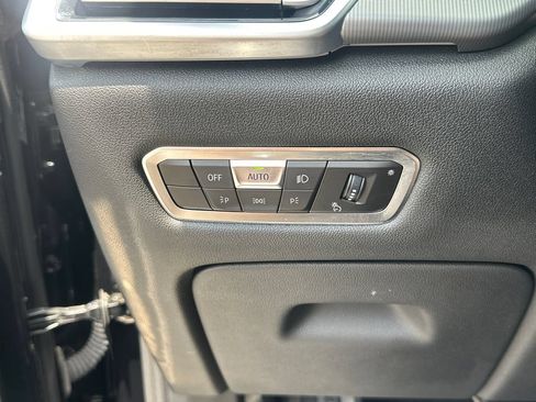 Used 2022 BMW X5 xDrive40i w/ M Sport Package AWD/4WD image 31