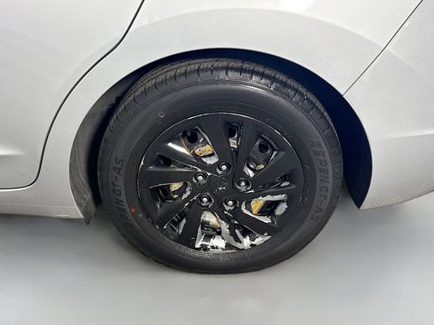 Used 2020 Hyundai Elantra SE image 36