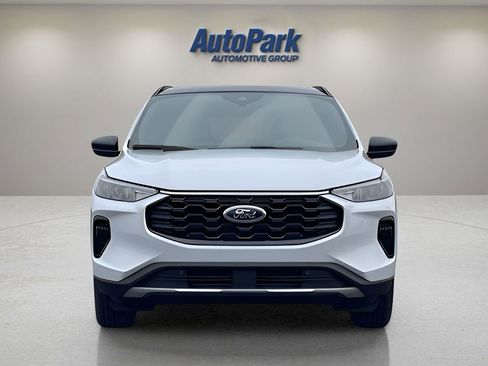 New 2025 Ford Escape ST-Line w/ Tech Pack #1 AWD/4WD image 2