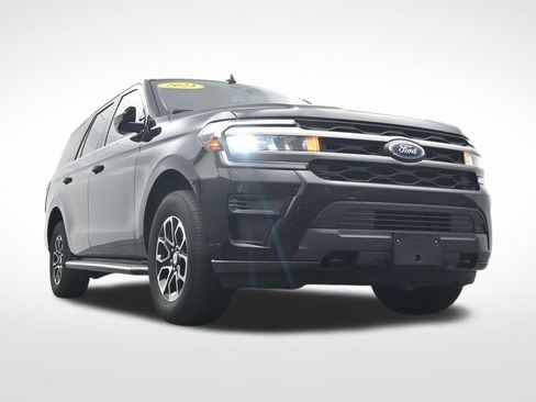 Used 2023 Ford Expedition XLT image 34