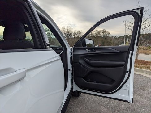 New 2025 Jeep Grand Cherokee Laredo w/ MOPAR Finishing Package image 52