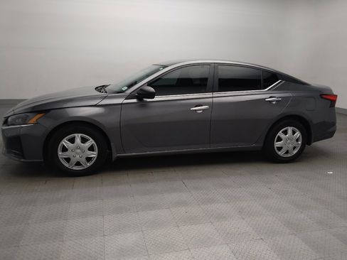 Used 2025 Nissan Altima 2.5 S FWD image 2