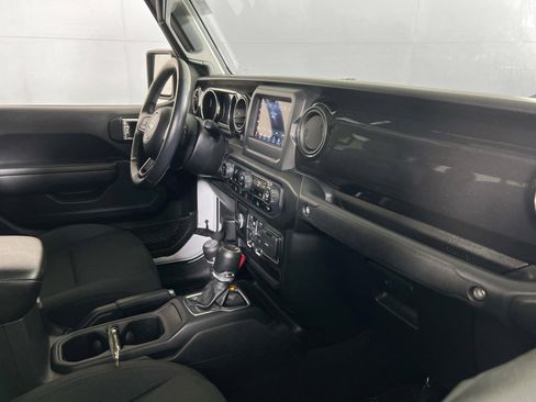 Used 2022 Jeep Gladiator Sport AWD/4WD image 25