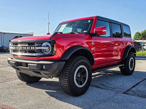 Used 2024 Ford Bronco Outer Banks w/ Sasquatch Package AWD/4WD image 3