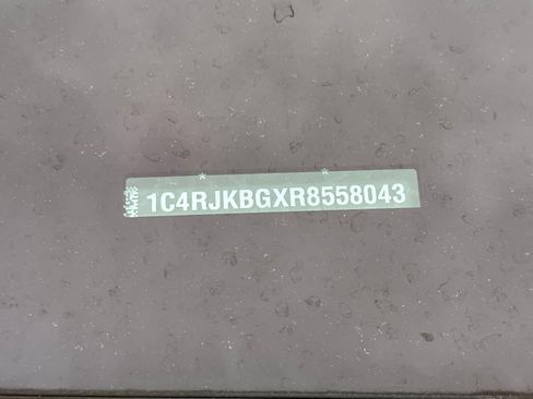 Used 2024 Jeep Grand Cherokee L Limited w/ Black Appearance Package image 2