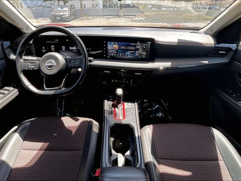 Used 2025 Nissan Kicks SR FWD image 15