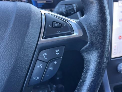 Used 2023 Ford Edge SEL image 32