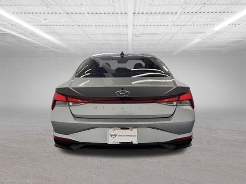 Used 2021 Hyundai Elantra SEL w/ Convenience Package FWD image 4