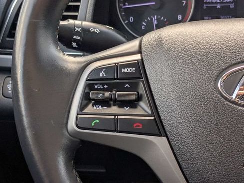 Used 2017 Hyundai Elantra Limited FWD image 21