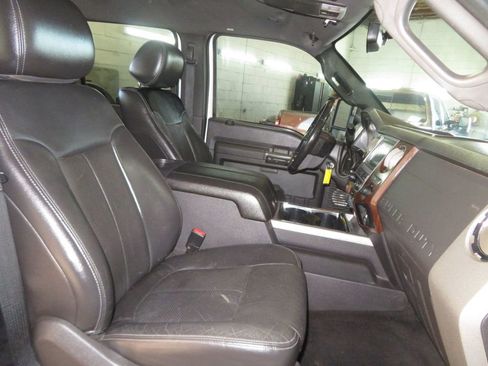 Used 2012 Ford F350 Lariat w/ Chrome Pkg image 33