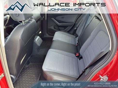 Certified 2025 Volkswagen Jetta SE FWD image 35
