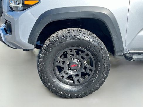 Used 2021 Toyota Tacoma TRD Off-Road image 21