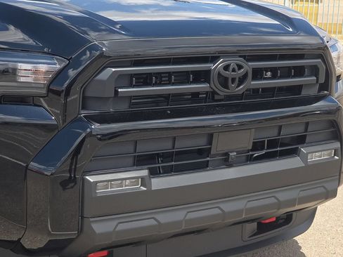New 2026 Toyota 4Runner SR5 AWD/4WD image 7