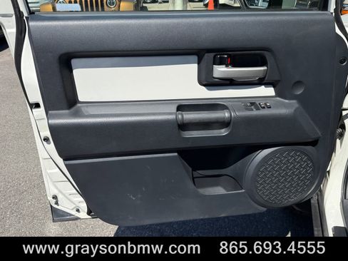 Used 2014 Toyota FJ Cruiser 4WD w/ Upgrade Package image 15