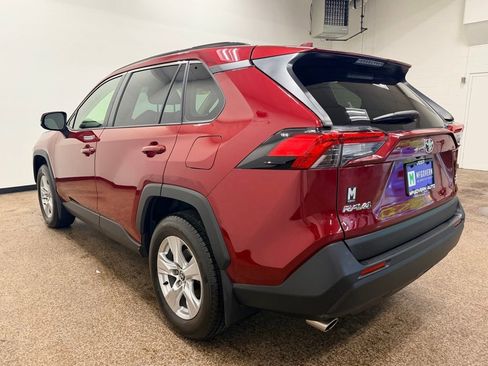 Used 2020 Toyota RAV4 XLE w/ Convenience Package AWD/4WD image 3