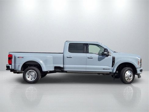 Certified 2025 Ford F450 Platinum image 3