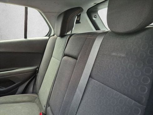 Used 2020 Chevrolet Trax LS FWD image 11