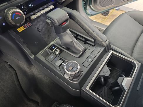 Used 2025 Toyota 4Runner TRD Off-Road Premium image 25