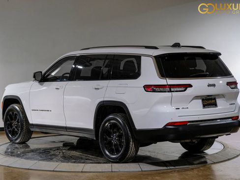 Used 2023 Jeep Grand Cherokee L Limited AWD/4WD image 12