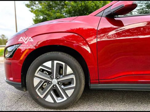Used 2023 Hyundai Kona SE image 11