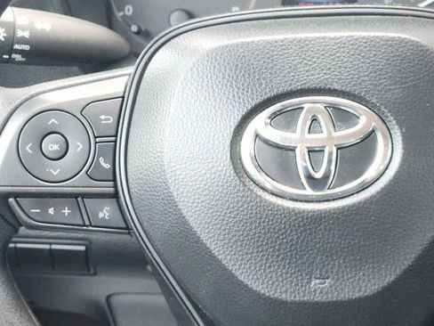 Used 2025 Toyota Corolla LE FWD image 21