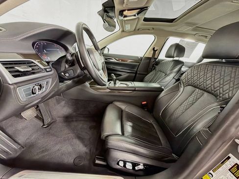 Used 2022 BMW 740i xDrive w/ Premium Package AWD/4WD image 12