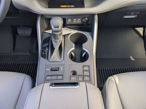 New 2026 Toyota Highlander XLE AWD/4WD image 19