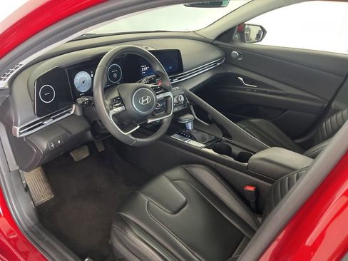 Used 2025 Hyundai Elantra Limited image 25