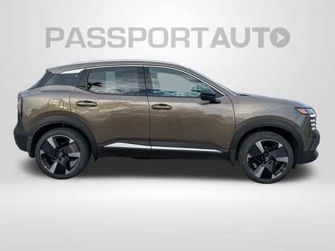 New 2026 Nissan Kicks SR image 5