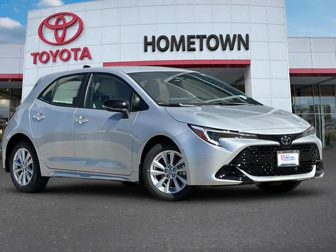 New 2026 Toyota Corolla SE FWD image 2