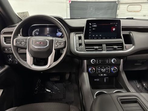 Used 2024 GMC Yukon XL SLE image 5