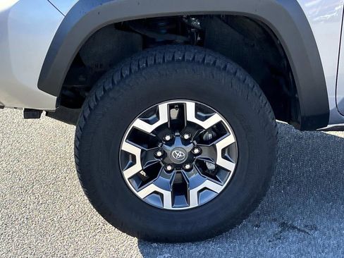 Used 2020 Toyota Tacoma TRD Off-Road image 11
