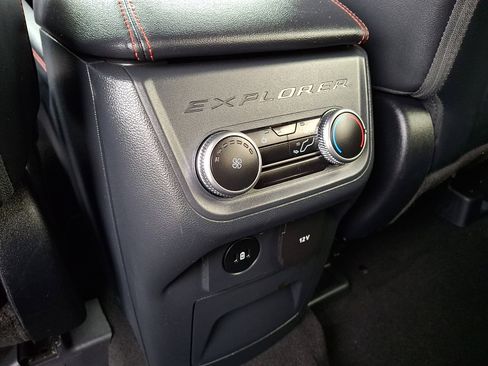 Used 2025 Ford Explorer ST-Line AWD/4WD image 11