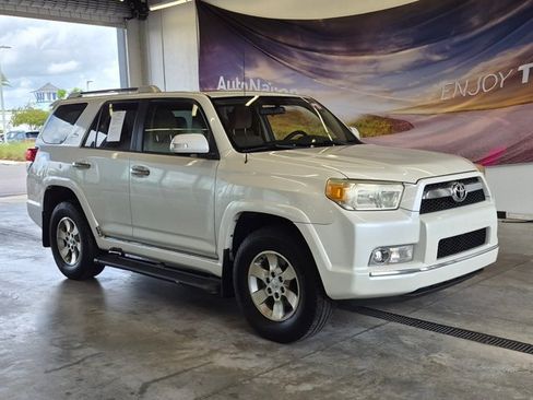 Used 2011 Toyota 4Runner SR5 w/ Convenience Pkg RWD image 3