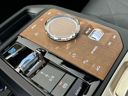 Certified 2023 BMW iX xDrive50 w/ Ultimate Package 2 image 17