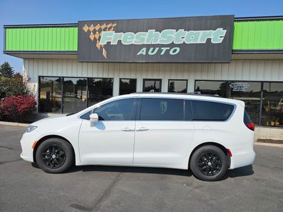 Used 2022 Chrysler Pacifica Touring-L