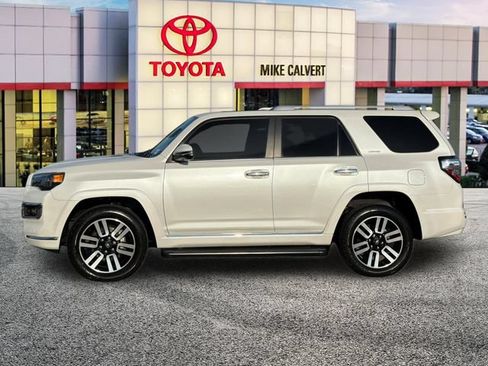 Used 2024 Toyota 4Runner Limited AWD/4WD image 2