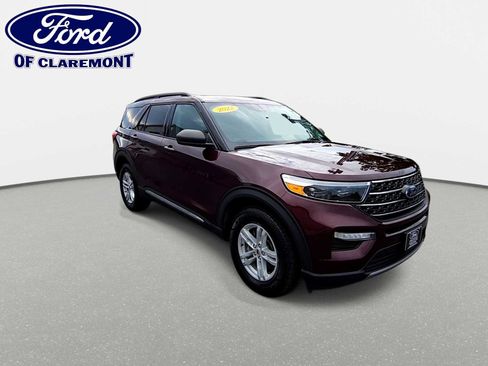 Used 2022 Ford Explorer XLT w/ Equipment Group 202A AWD/4WD image 2
