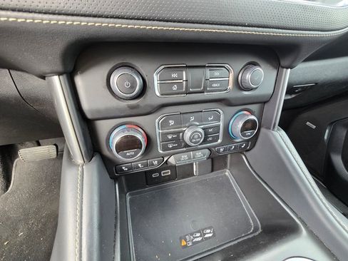 Used 2023 Chevrolet Suburban Premier image 14