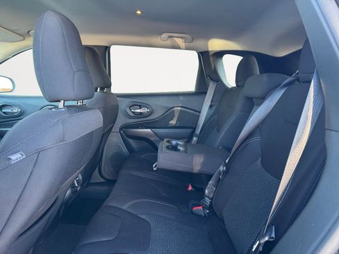 Used 2020 Jeep Cherokee Latitude image 13