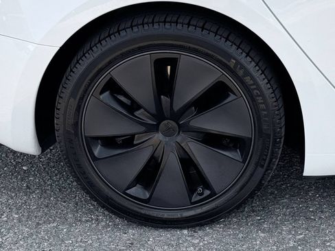 Used 2025 Tesla Model 3 Long Range AWD/4WD image 15