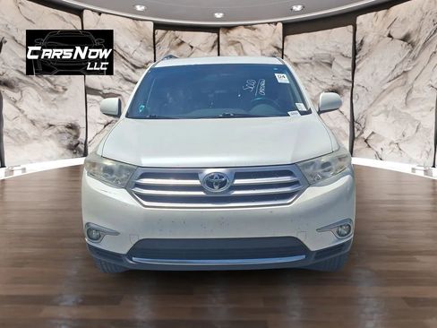 Used 2012 Toyota Highlander FWD w/ Tech Pkg image 2