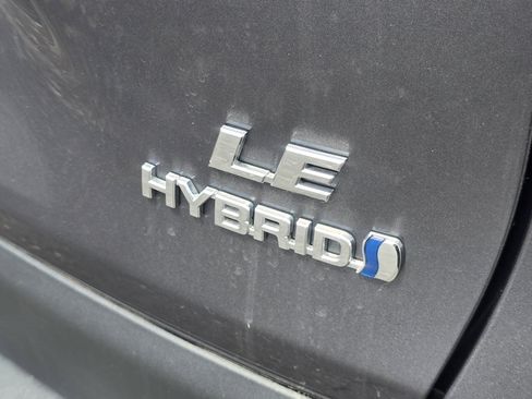 Certified 2024 Toyota RAV4 LE AWD/4WD image 17