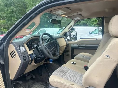 Used 2016 Ford F250 XLT w/ XLT Value Package AWD/4WD image 2