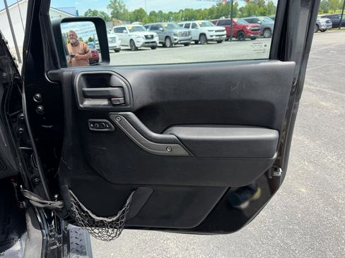 Used 2012 Jeep Wrangler Sport AWD/4WD image 16