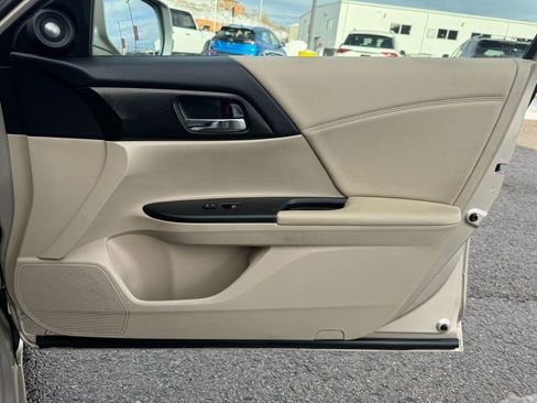 Used 2015 Honda Accord EX-L image 21