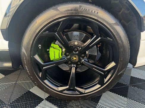 Used 2022 Lamborghini Urus image 57