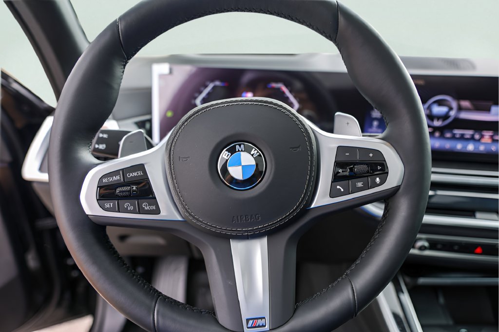 Used 2026 BMW X5 sDrive40i w/ M Sport Package RWD image 13